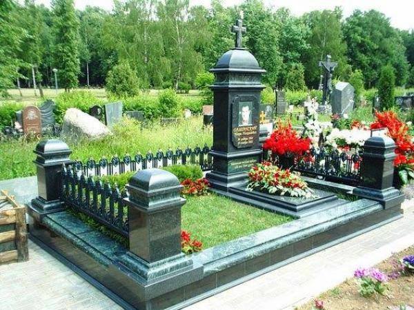 Памятник из гранита