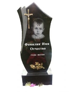 Памятник для ребенка из гранита резной